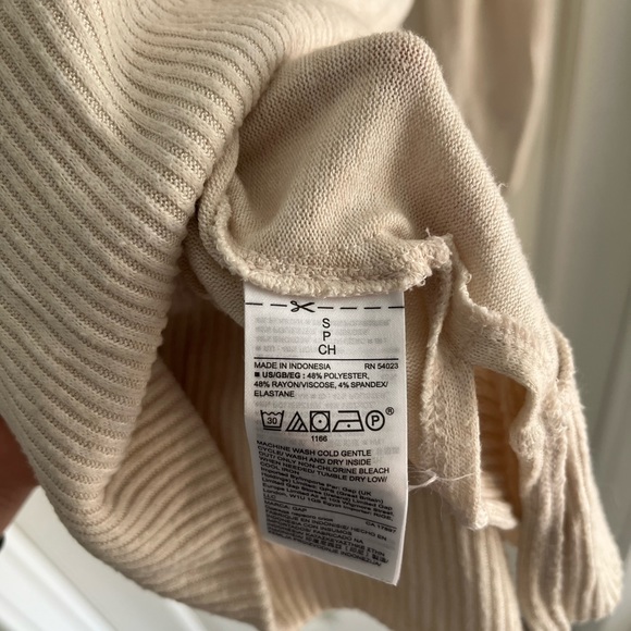 GAP Long Sleeve Cowl Neck Sweater - Picture 7 of 7